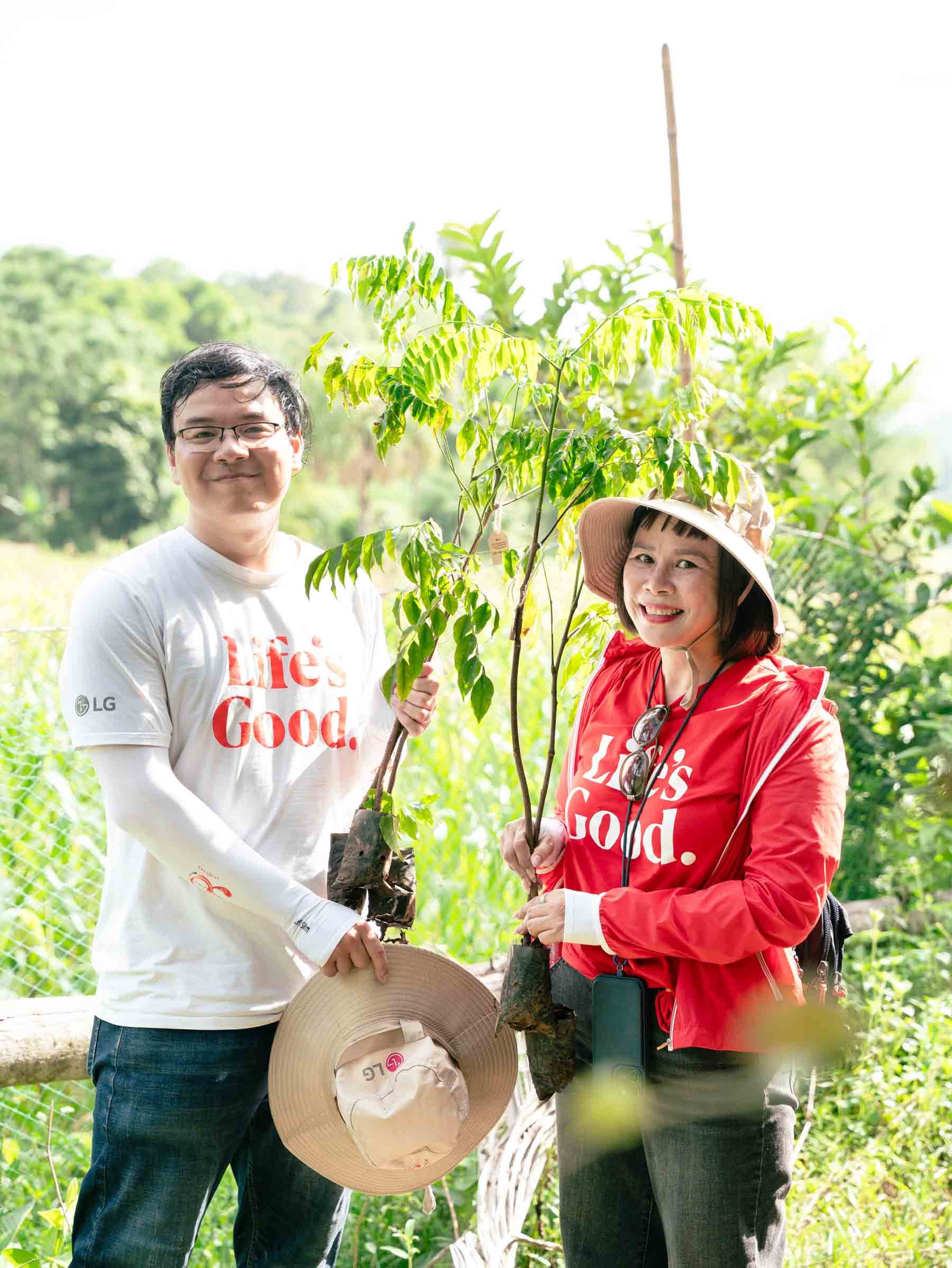 h2-can-bo-tham-gia-trong-cay-1752162894.jpg