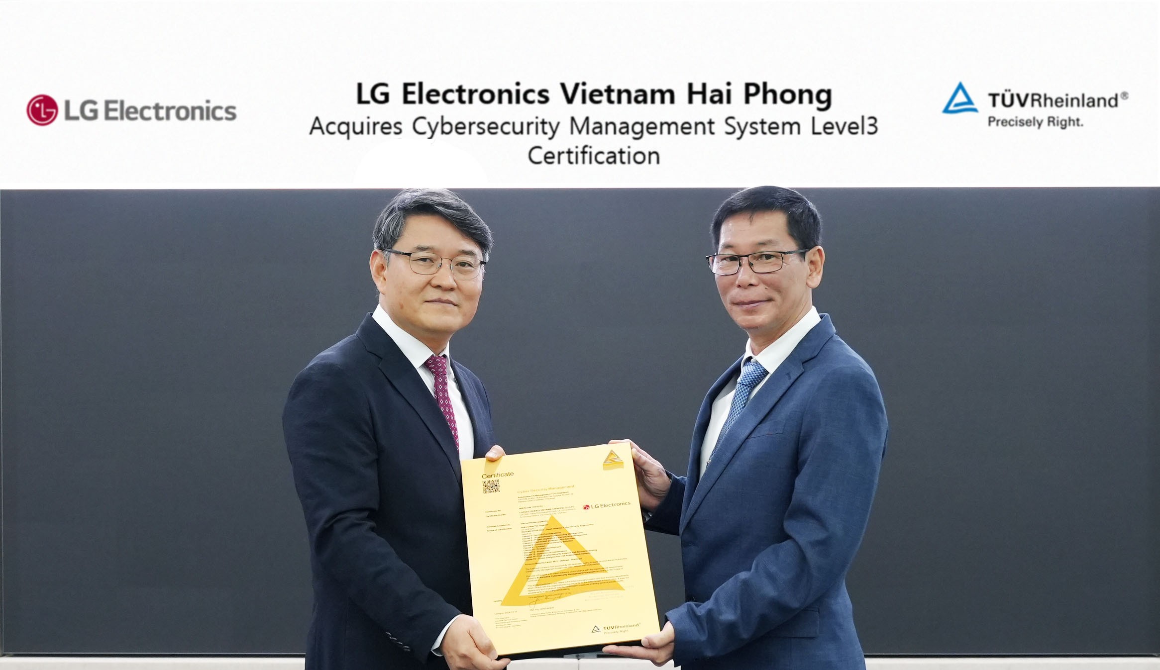 nha-may-san-xuat-linh-kien-o-to-lon-nhat-cua-lg-electronics-nhan-chung-nhan-an-ninh-mang-hang-dau-1755688214.jpg