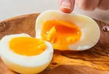Có nên ăn trứng lòng đào? Chuyên gia nói gì?