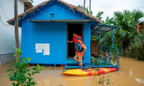 Những căn homestay làm trên nhà nổi tại rốn lũ Tân Hoá (Quảng Bình) và cách Oxalis biến lũ lụt thành cơ hội kinh doanh du lịch