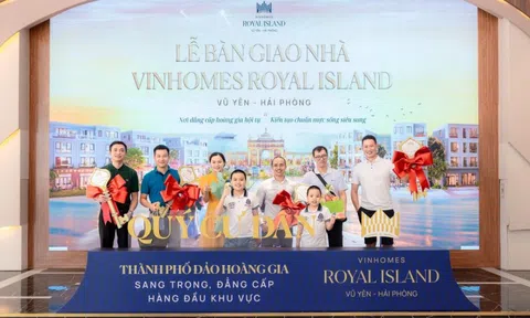 Vinhomes Royal Island bàn giao 500 căn nhà, lập kỷ lục mới trên đảo Vũ Yên