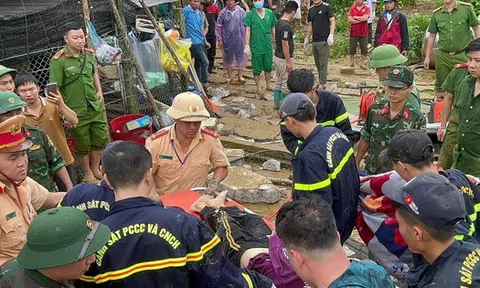 Vụ sạt lở đất vùi lấp nhiều nhà dân, xe ôtô: Tìm thấy 1 người tử vong, số nạn nhân có thể còn tăng