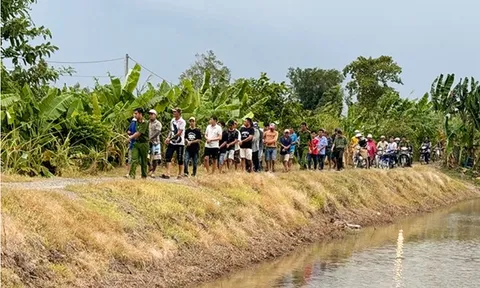 Đột kích, bắt giữ ổ nhóm đánh bạc nằm sâu trong cánh đồng vắng