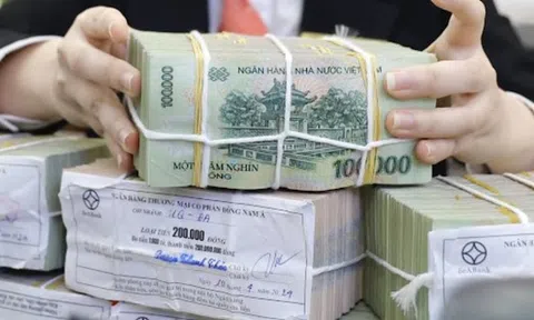 Lãi suất hôm nay 3-12: Gửi 2 tỉ đồng ở Vietcombank, VietinBank lãi cao nhất bao nhiêu?