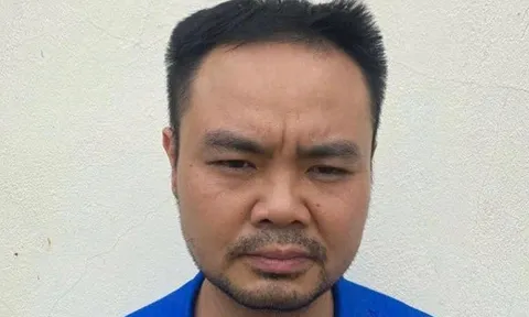 Bắt một giám đốc chi nhánh văn phòng đăng ký đất đai