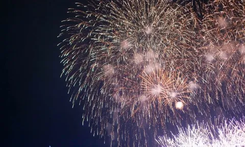 Hà Nội bắn pháo hoa 30 phút chào mừng Đại hội XIV của Đảng