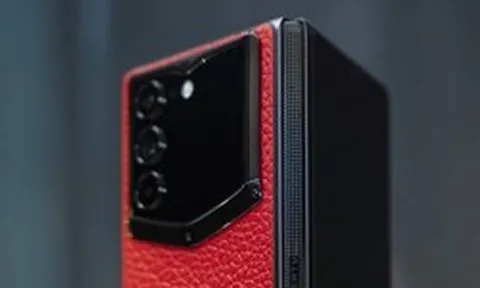 Sắp lộ diện đại gia Việt đầu tiên mua smartphone "quý tộc" giá 219 triệu đồng!