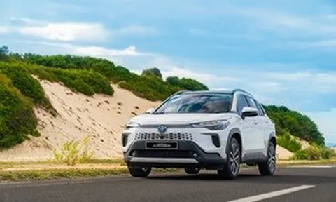 Bộ ba Cross của Toyota khuấy đảo phân khúc xe gầm cao tháng 10