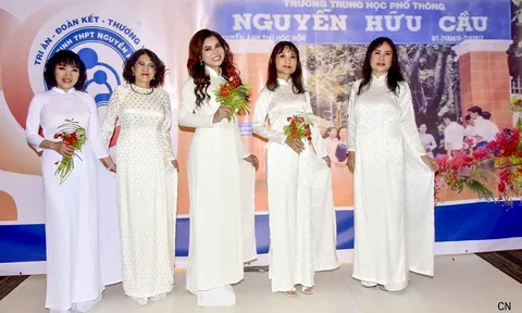 Buổi hội ngộ 40 năm ra trường của Hoa hậu Kim Hồng và bạn bè ở Mỹ