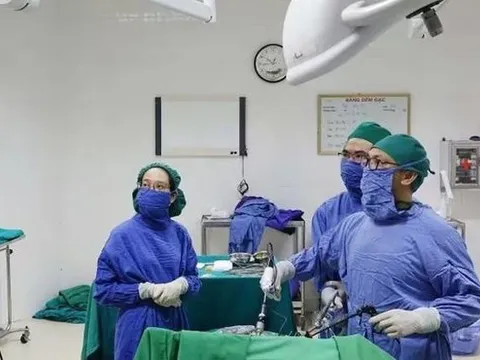 Đau tức thắt lưng kéo dài, cô gái 26 tuổi không ngờ có khối u hiếm gặp