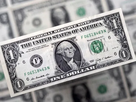 USD đang hướng tới tháng giảm giá tồi tệ nhất trong hơn 2 năm vì thuế quan