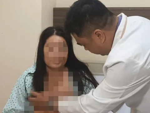 Cho ong mật đốt ngực chữa ung thư, người phụ nữ 42 tuổi phải cắt bỏ hai vú