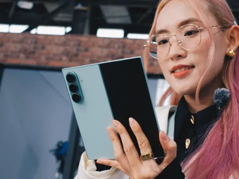 Galaxy Z Fold7 & Z Flip7: Khi điện thoại gập không còn phải đánh đổi