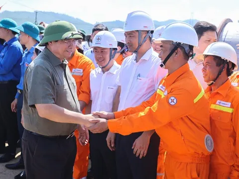 Hoàn thành đường dây 500 kV Lào Cai - Vĩnh Yên trong 6 tháng thay vì 2 năm