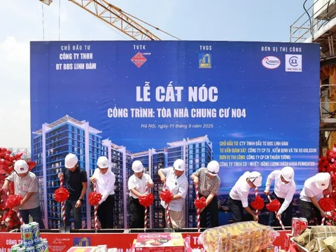 Chính thức cất nóc tòa căn hộ đầu tiên dự án Hanoi Melody Residences