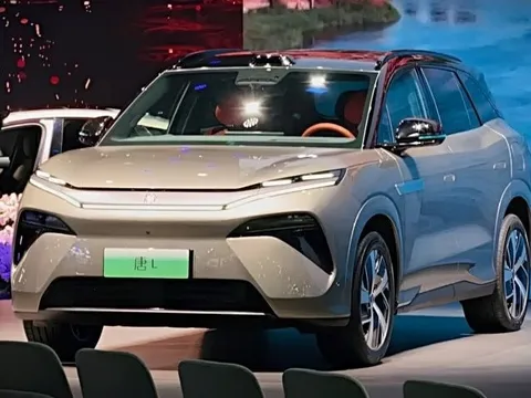 Mẫu SUV gây tranh cãi nhất của BYD ở Việt Nam vừa được nâng cấp: Sạc pin chỉ mất đúng 5 phút, giá tương đương 800 triệu