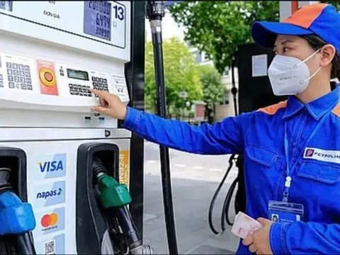 Giá xăng dầu đồng loạt giảm