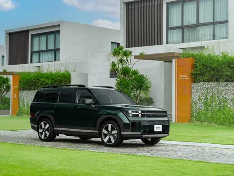 Hyundai trình làng mẫu xe Santa Fe Hybrid tại thị trường Việt Nam 0