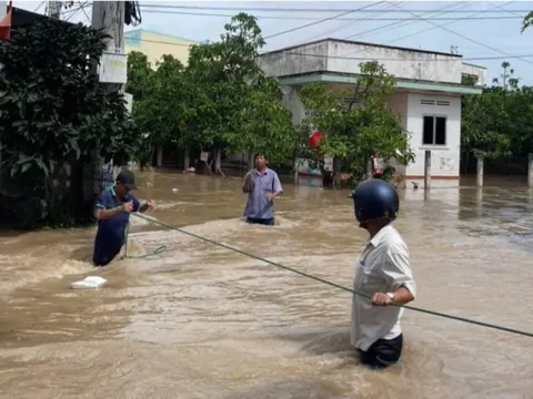 Mưa lớn dồn dập, nhiều nơi tại Ninh Thuận cũ ngập cục bộ, sạt lở taluy