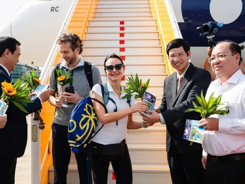 Phú Quốc đón vị khách quốc tế thứ 20 triệu đến Việt Nam, tặng quà giá trị lớn