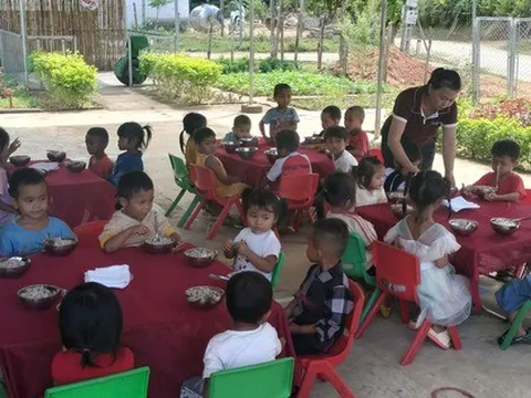 Dự án “Nuôi em - Nghệ An”: Đề nghị các trường cung cấp tài liệu, hình thức nhận tiền