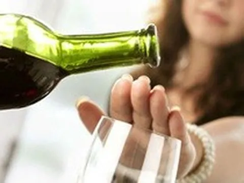 Dân công sở chú ý: Từ 15/5, thực hiện hành vi này trong giờ làm việc có thể bị phạt tới 3 triệu đồng