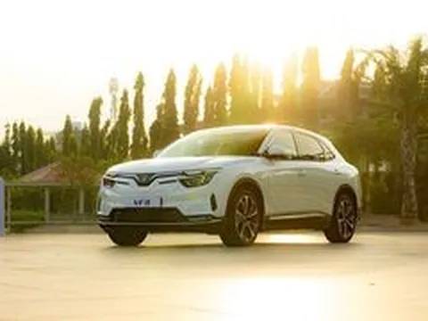 Tận dụng ưu đãi mua xe 0 đồng, lãi suất cố định, khách Việt rủ nhau chốt VF 8