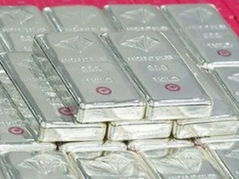 Giá bạc hôm nay (20/5): Bạc trong nước lao dốc, thế giới quay đầu phục hồi trở lại