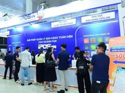 iPOS.vn và Gia Hỷ mang 1.000 ly trà sữa miễn phí đến Food & Drink Show 2026