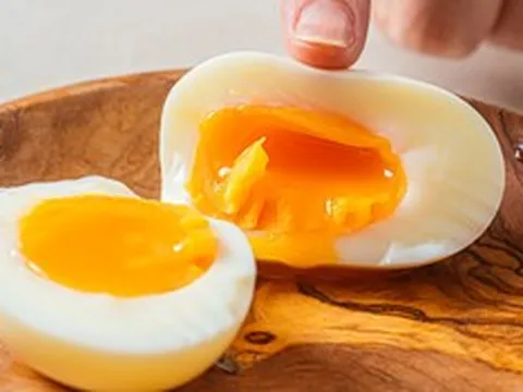 Có nên ăn trứng lòng đào? Chuyên gia nói gì?