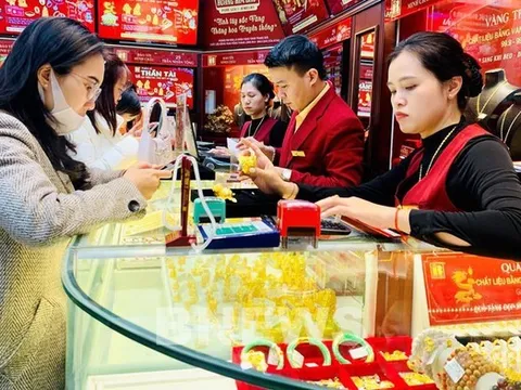 Giá vàng hôm nay (9/9): Lao dốc thẳng đứng