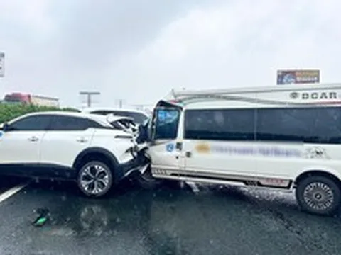 Xe Lexus chèn ép trên cao tốc: Hành vi 'dằn mặt' có thể gây tai nạn thảm khốc