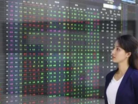 SMBC 'thổi lửa' cho cổ phiếu của VPBank