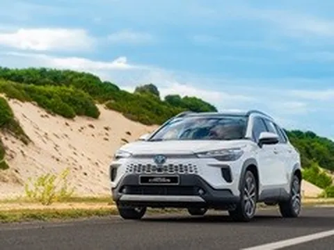 Bộ ba Cross của Toyota khuấy đảo phân khúc xe gầm cao tháng 10
