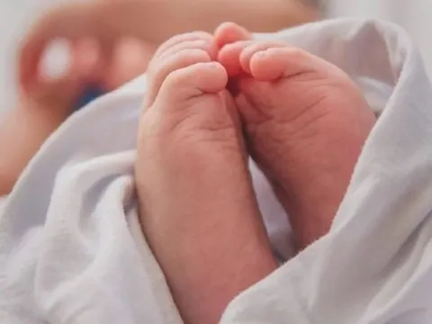 Đang xem phim, người phụ nữ 32 tuổi bất ngờ sinh con ngay tại rạp