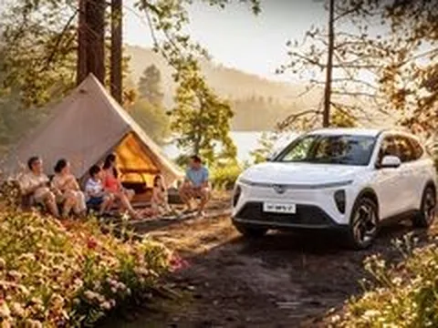 VinFast VF MPV 7 hút khách với ba hàng ghế rộng rãi, giá chỉ từ 682,5 triệu đồng