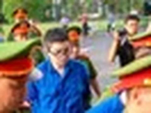 Bố của Mr Pips thừa nhận việc tẩu tán 97 tỷ đồng sau khi con trai bị bắt