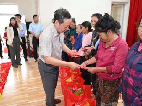 SABECO trao tặng 800 phần quà “Chung Vị Tết Việt” tới người dân Quảng Ngãi và Đà Nẵng